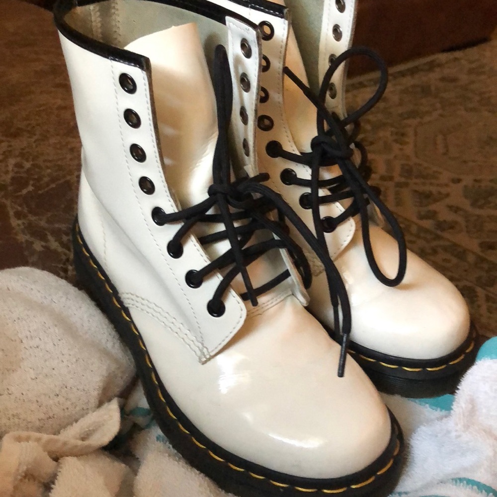 White doc martens 1640 boot